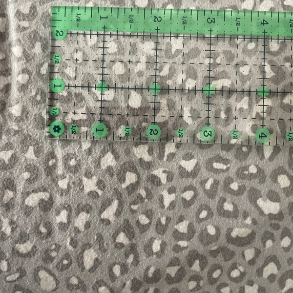 Flannel grau mit Tupfenprint